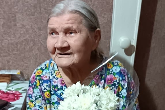 Юбилейная медаль в честь 80-летия Победы вручена труженице тыла Ф.В. Бахаревой из Шилекшинского сельского поселения.