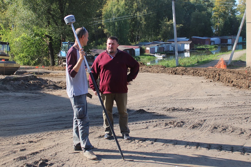 В Наволоках продолжается благоустройство Базарной площади.