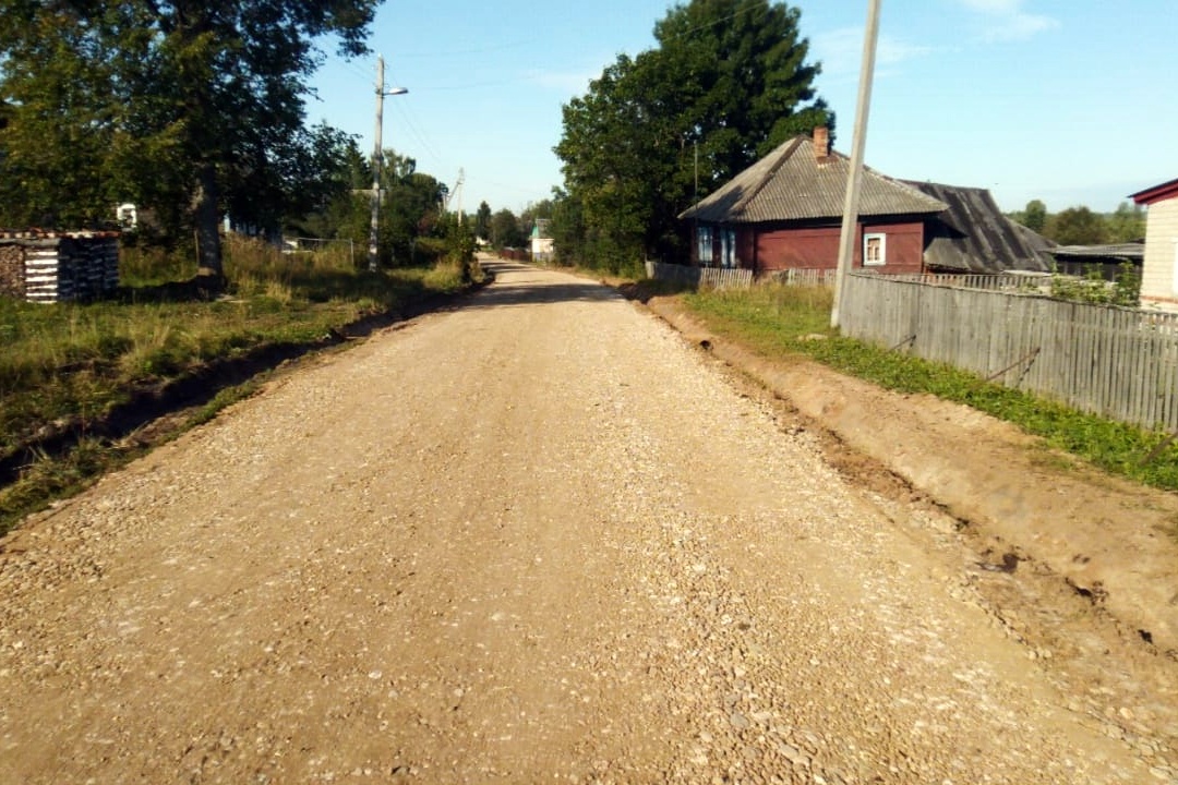 В д.Закусихино идет ремонт автомобильной дороги по ул.Центральная.