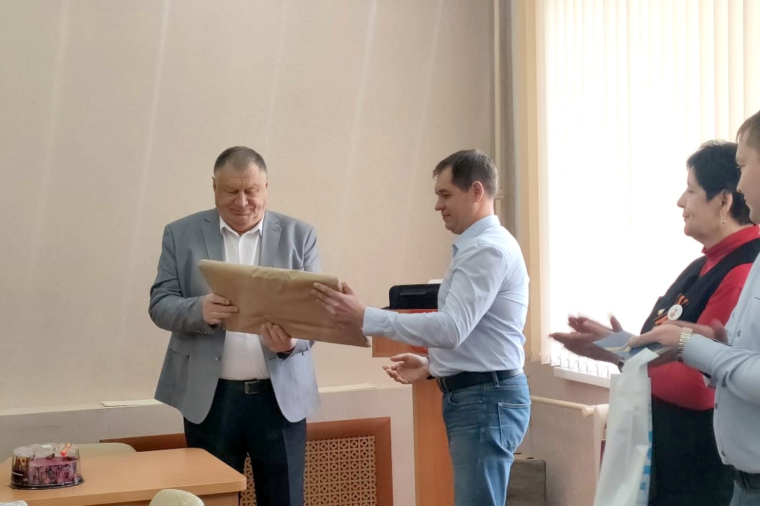 Юбилейный день рождения отметил Почетный гражданин Кинешемского района, первый глава Наволокского городского поселения В.В.Иванов.