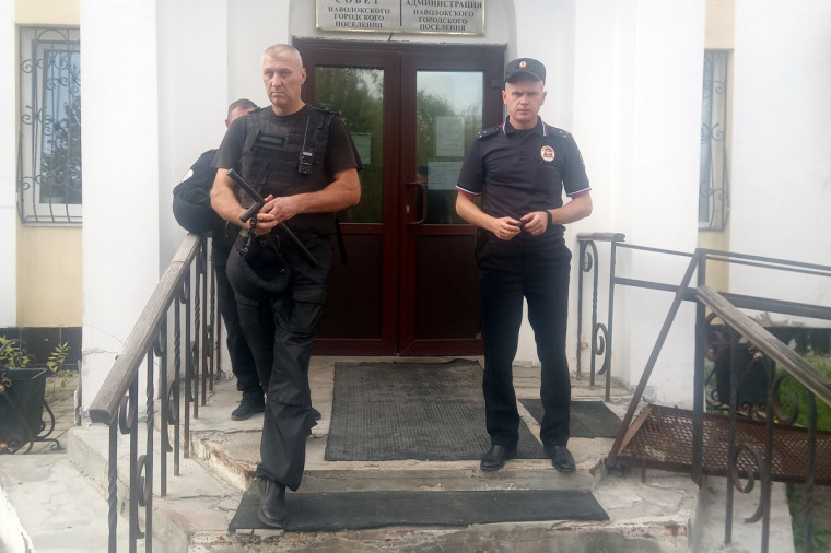 В здании администрации Наволокского городского поселения прошло тактическое учение. В здании администрации Наволокского городского поселения прошло тактическое учение.