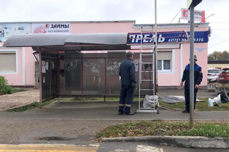В Наволоках приступили к ремонту остановочных павильонов. В Наволоках приступили к ремонту остановочных павильонов.