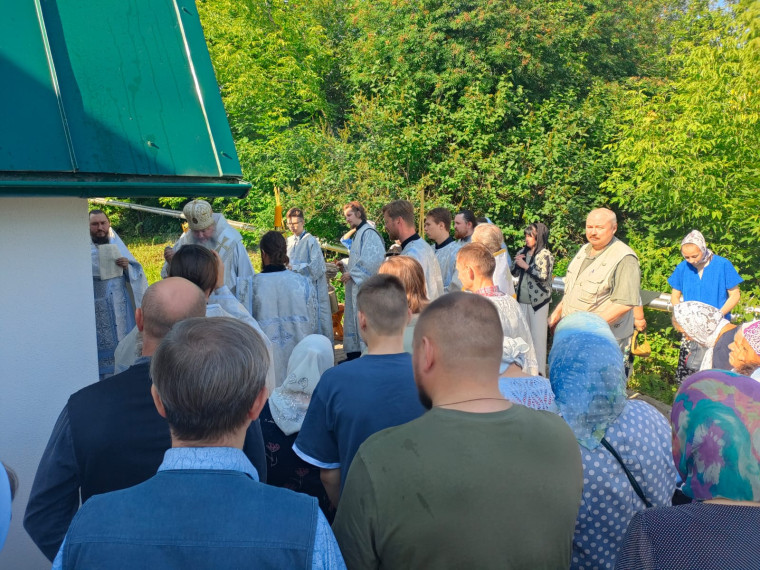 В селе Октябрьский состоялось открытие новопостроенного храма в честь апостола и евангелиста Иоанна Богослова. В селе Октябрьский состоялось открытие новопостроенного храма в честь апостола и евангелиста Иоанна Богослова.